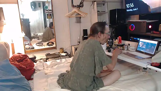 Puff0169 online show from June 2, 2:57 am