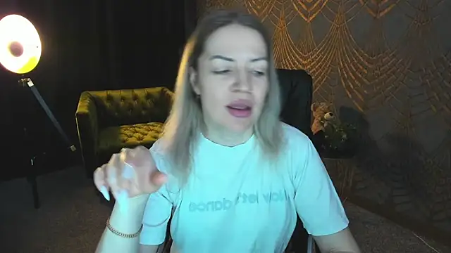 Anna Snows online show from April 1, 5:41 am