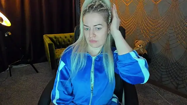 Anna Snows online show from May 4, 5:36 am