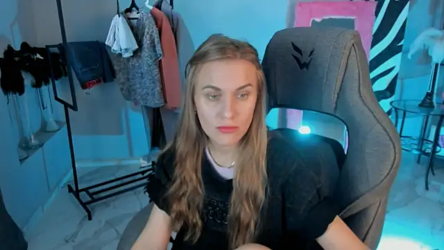 VanessaMates online show from September 29, 5:45 am