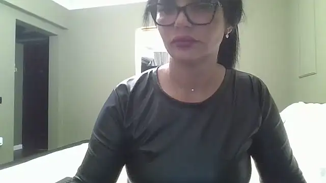 Snapshot of Ella_sweety00 chatting on June 10, 6:51 pm Ella sweety00 online show from June 10, 6:51 pm