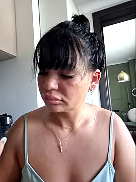 Snapshot of Ella_sweety00 chatting on June 22, 10:56 am Ella sweety00 online show from June 22, 10:56 am