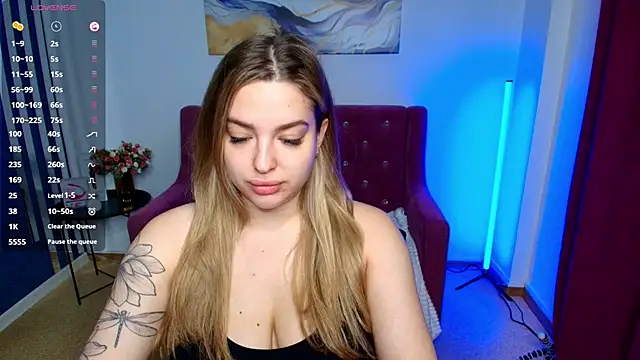 Emma  Ross online show from May 10, 2:06 am