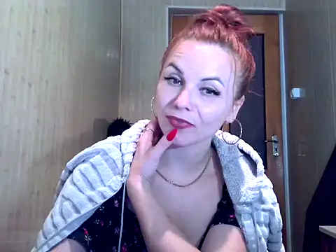 Snapshot of Kisa26311 chatting on September 30, 12:43 pm Kisa26311 online show from September 30, 12:43 pm