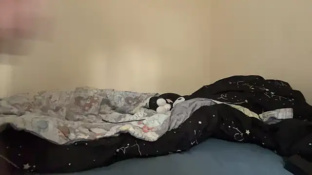 Snapshot of Kitty5348 chatting on April 7, 12:27 pm Kitty5348 online show from April 7, 12:27 pm