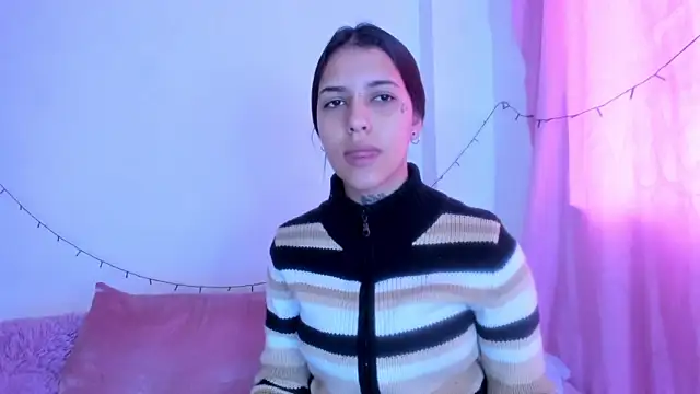 Snapshot of Abby_roussee chatting on September 18, 4:20 pm Abby roussee online show from September 18, 4:20 pm