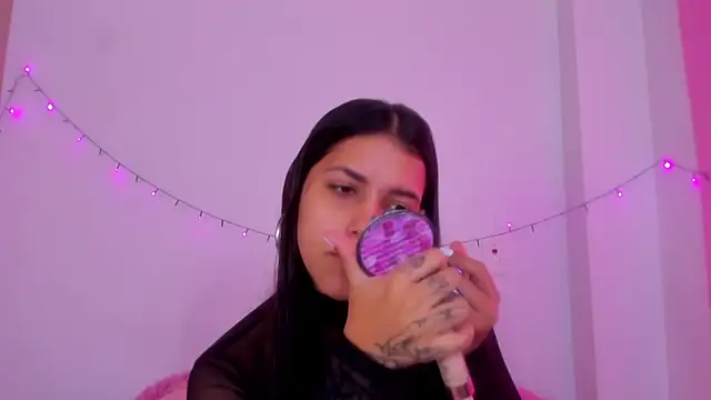 Snapshot of Abby_roussee chatting on October 11, 1:20 pm Abby roussee online show from October 11, 1:20 pm