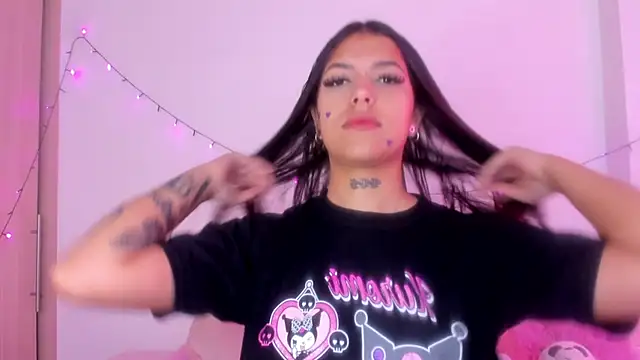 Snapshot of Abby_roussee chatting on October 23, 1:21 pm Abby roussee online show from October 23, 1:21 pm