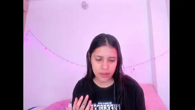 Snapshot of Abby_roussee chatting on October 27, 2:43 pm Abby roussee online show from October 27, 2:43 pm