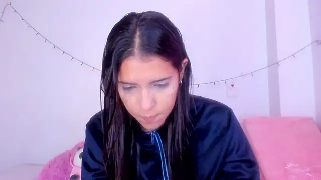 Snapshot of Abby_roussee chatting on October 29, 12:40 pm Abby roussee online show from October 29, 12:40 pm