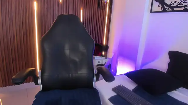 Snapshot of Sophia_Blazee chatting on November 1, 12:18 pm Sophia Blazee online show from November 1, 12:18 pm