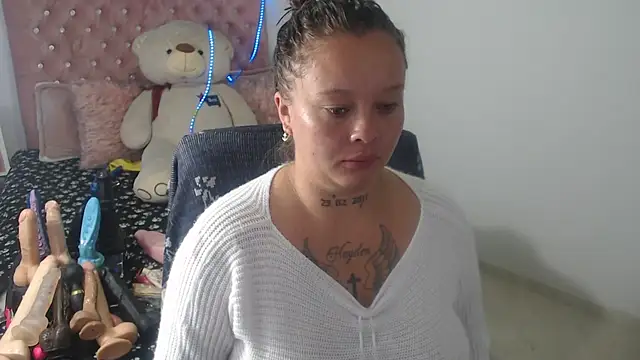 Snapshot of patty_squirt_ chatting on January 19, 2:37 am patty squirt online show from January 19, 2:37 am