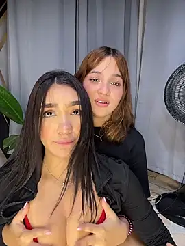 Snapshot of jenn_fit chatting on February 15, 7:51 am jenn fit online show from February 15, 7:51 am