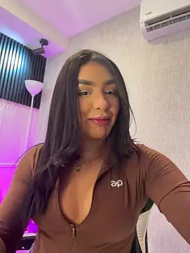 Snapshot of jenn_fit chatting on March 28, 6:24 am jenn fit online show from March 28, 6:24 am