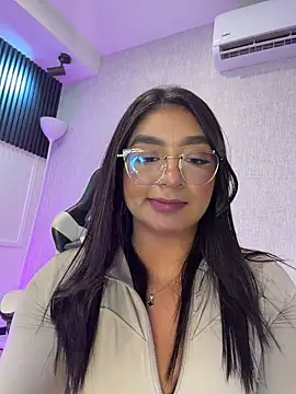 Snapshot of jenn_fit chatting on April 5, 5:59 am jenn fit online show from April 5, 5:59 am