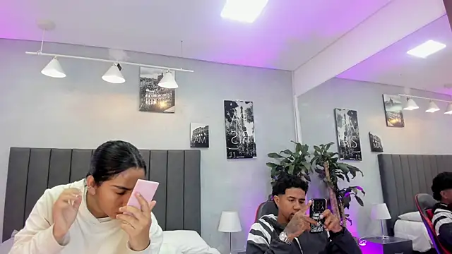 violet and myers online show from November 18, 11:25 am