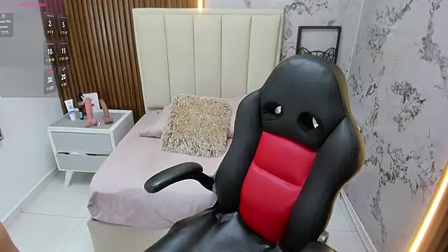 BRIHANACONOR online show from October 22, 12:27 pm