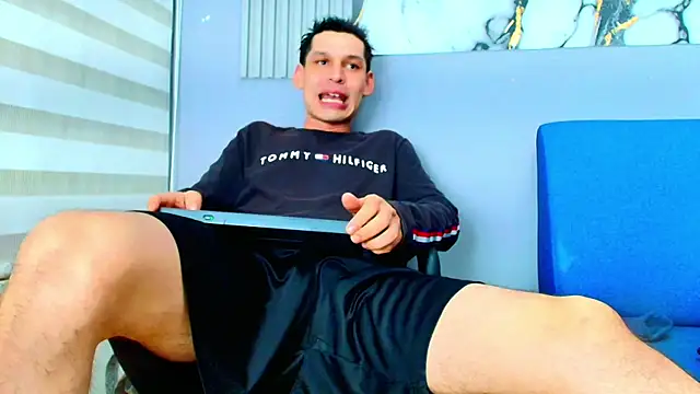 MARCUS SMITHH1 online show from October 17, 8:28 am