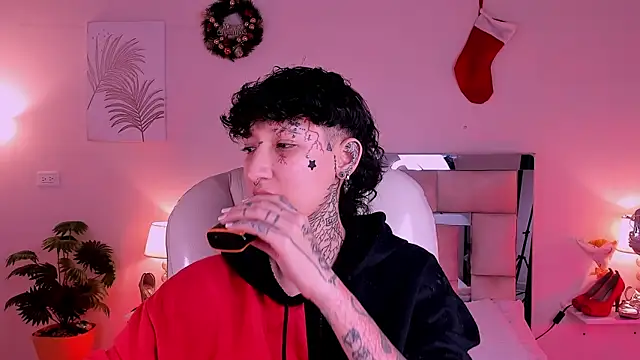 Snapshot of Luci_Rose chatting on January 13, 3:12 am Luci Rose online show from January 13, 3:12 am