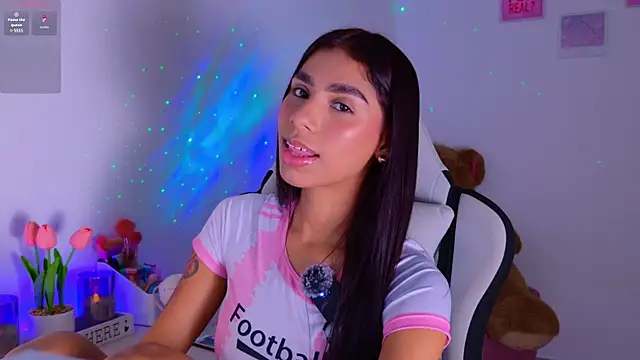 BrunetteAdams001 online show from November 10, 4:22 am