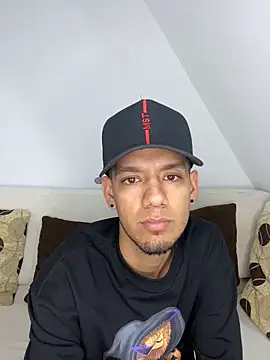 Snapshot of liam_cam chatting on January 19, 4:38 am liam cam online show from January 19, 4:38 am