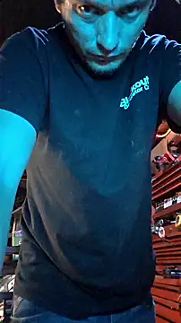 Snapshot of twistafatpipe chatting on September 25, 4:05 am twistafatpipe online show from September 25, 4:05 am