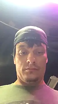 Snapshot of twistafatpipe chatting on October 4, 7:56 pm twistafatpipe online show from October 4, 7:56 pm