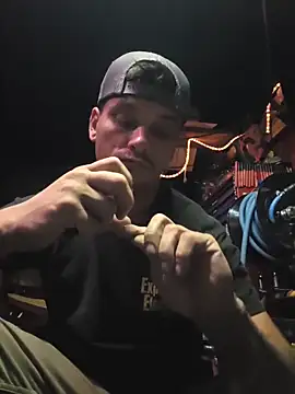 Snapshot of twistafatpipe chatting on October 16, 2:56 am twistafatpipe online show from October 16, 2:56 am