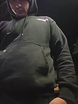 Snapshot of twistafatpipe chatting on October 30, 10:27 am twistafatpipe online show from October 30, 10:27 am