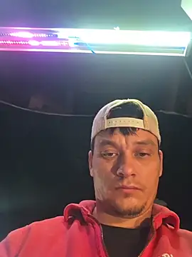 Snapshot of twistafatpipe chatting on October 31, 11:39 pm twistafatpipe online show from October 31, 11:39 pm