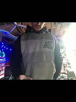 twistafatpipe online show from May 8, 8:52 am
