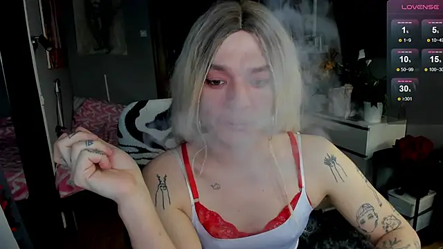 Kkkylie online show from May 16, 3:58 am