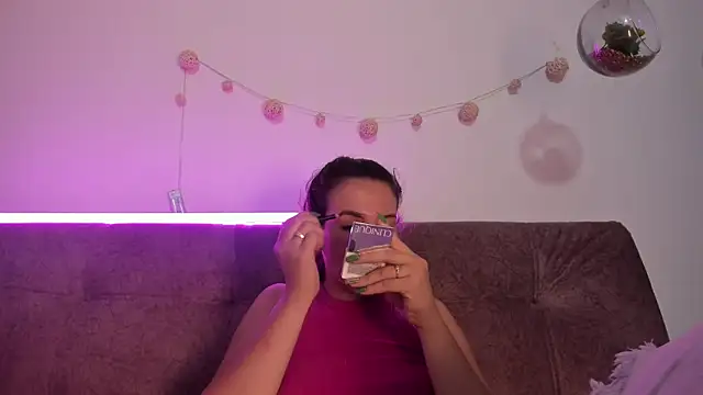 katalella brown1 online show from October 3, 11:40 am