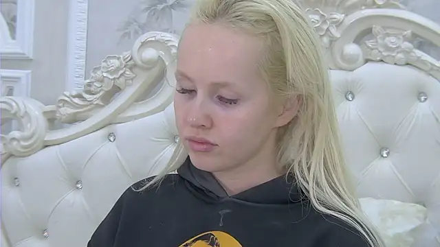 Snapshot of EllieFrosty_ chatting on November 13, 3:55 pm EllieFrosty online show from November 13, 3:55 pm