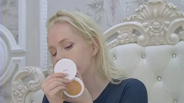 EllieFrosty  online show from May 1, 10:25 pm