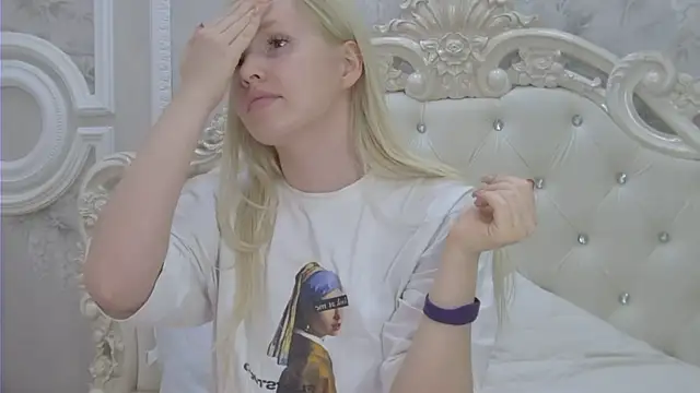 EllieFrosty  online show from May 7, 2:50 am