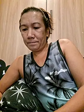 Snapshot of hotedhale chatting on February 6, 7:02 am hotedhale online show from February 6, 7:02 am