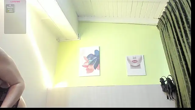 Snapshot of AtheneaArbelaez_ chatting on September 26, 12:42 pm AtheneaArbelaez online show from September 26, 12:42 pm