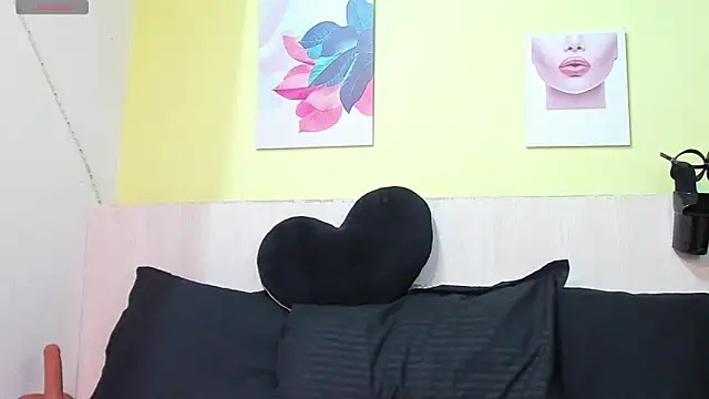 Snapshot of AtheneaArbelaez_ chatting on October 21, 12:50 pm AtheneaArbelaez online show from October 21, 12:50 pm