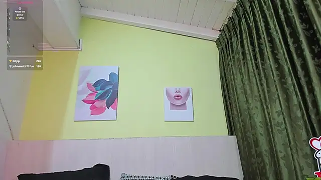 Snapshot of AtheneaArbelaez_ chatting on October 25, 12:51 am AtheneaArbelaez online show from October 25, 12:51 am