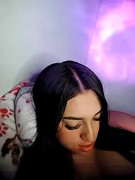 Snapshot of Linda_Saenz_ chatting on October 5, 4:11 am Linda Saenz online show from October 5, 4:11 am