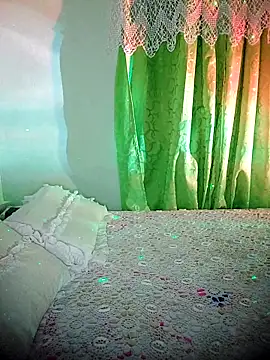 Snapshot of Linda_Saenz_ chatting on November 14, 3:49 am Linda Saenz online show from November 14, 3:49 am