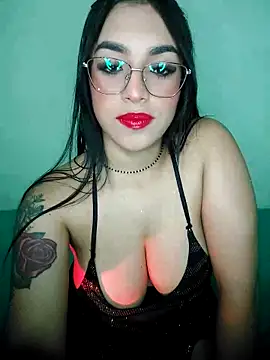 Snapshot of Linda_Saenz_ chatting on December 18, 6:30 am Linda Saenz online show from December 18, 6:30 am