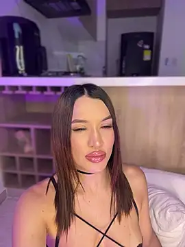 Bella-taylorr online show from March 24, 7:02 am