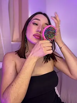 Bella-taylorr online show from May 11, 2:45 pm