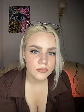 April Purr online show from November 25, 9:09 am