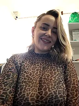 Snapshot of CurvyLust_x chatting on September 23, 2:31 pm CurvyLust x online show from September 23, 2:31 pm