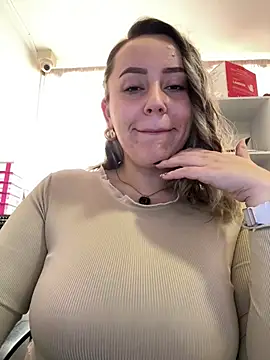 Snapshot of CurvyLust_x chatting on January 19, 1:37 pm CurvyLust x online show from January 19, 1:37 pm