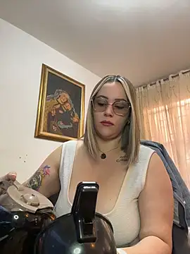 CurvyLust x online show from July 28, 1:10 pm
