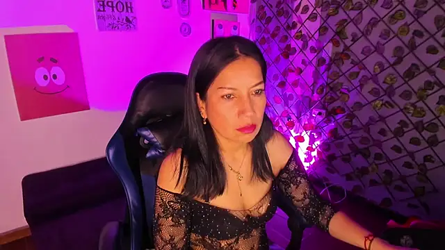 Megan Collinss  online show from February 7, 12:31 pm